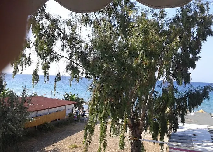 Seaside * Paralia Dionisiou